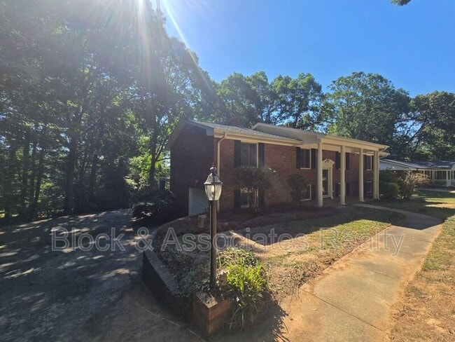 Photo - 1194 Ingram Dr