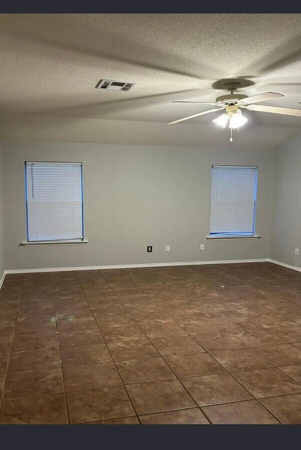 Photo - 111 E Great Plains Trail