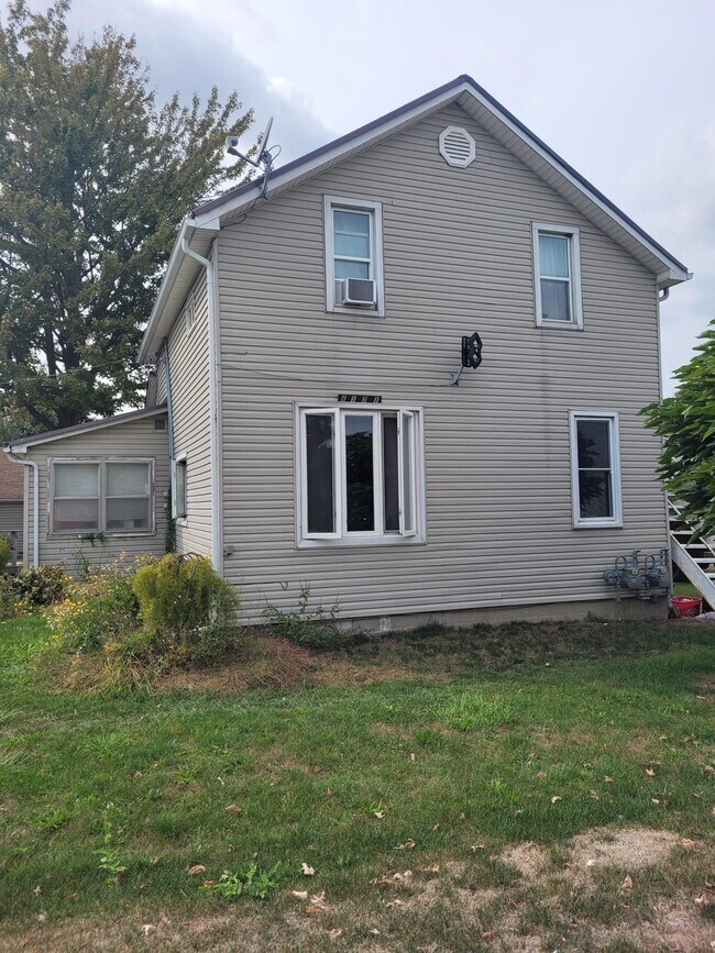 Photo - 6121 Main St Unit Upper