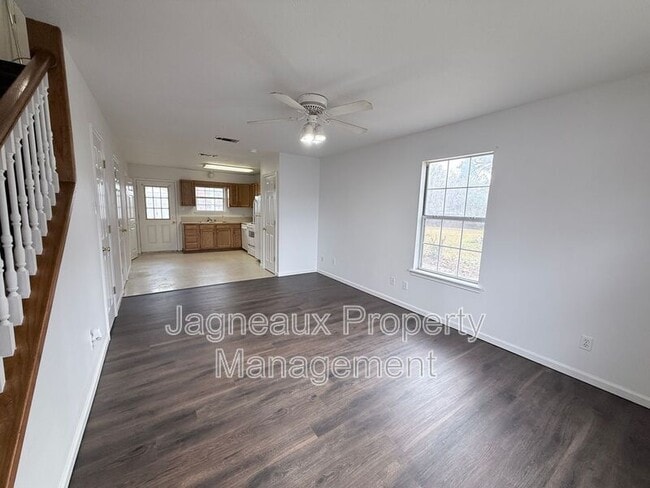 Photo - 201 Crystal Ln