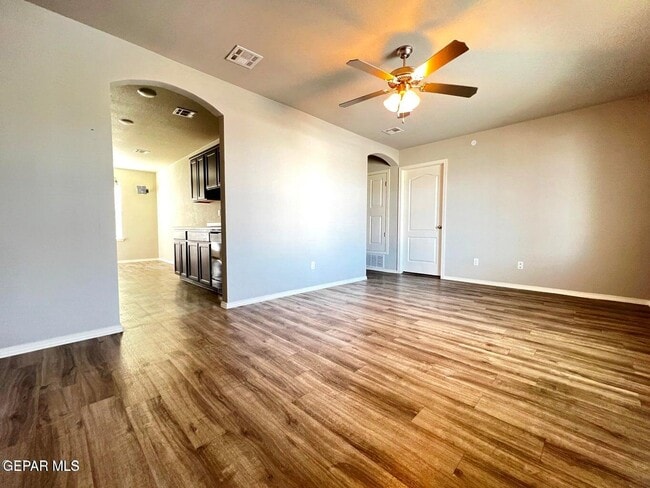 Photo - 913 Galaxia Dr