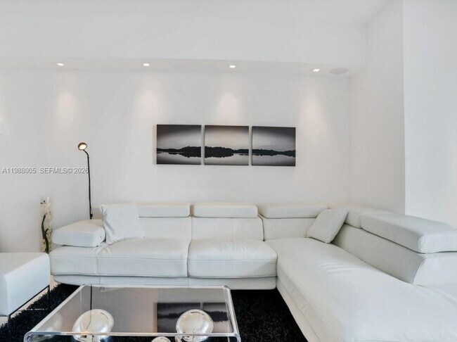 Photo - 475 Brickell Ave Unidad 4310