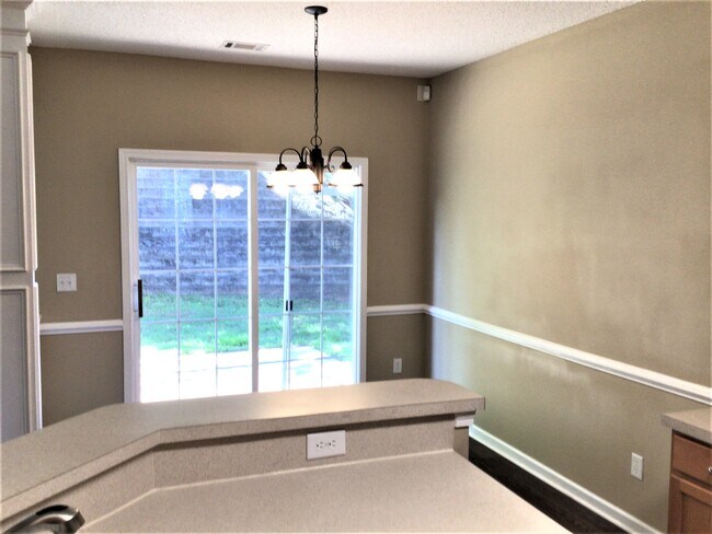 Photo - 324 Highgate Cir