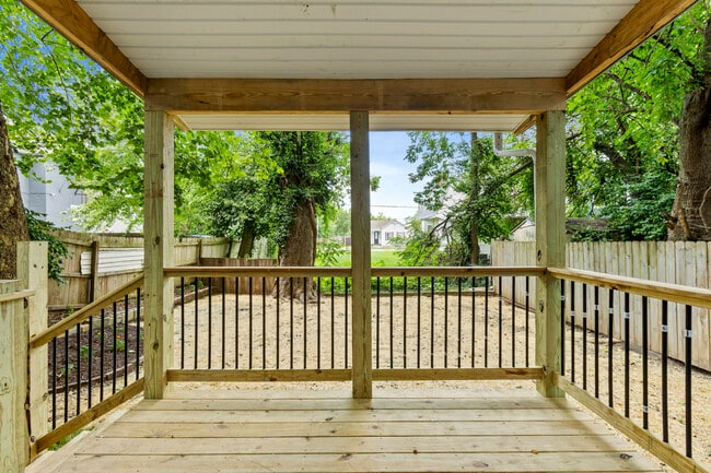 Photo - 317 Ross Ave