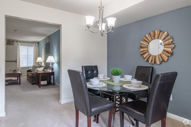2BR, 2BA - 1,070SF - Dining Room