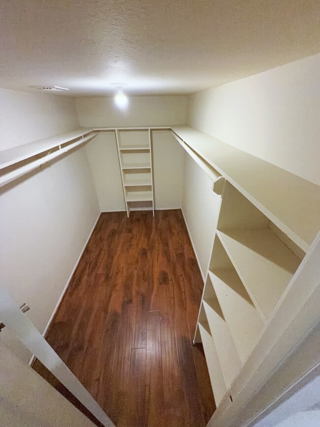 Building Photo - 2210 Dorrington St Unit 201