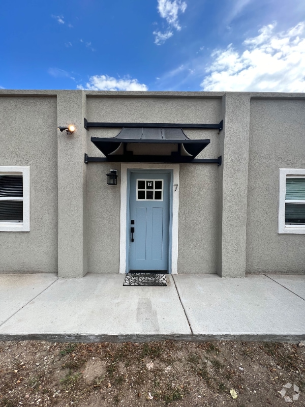 Building Photo - 825 12th St Rental