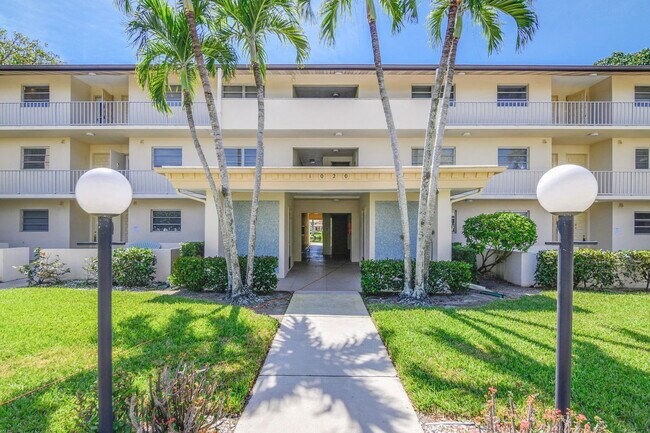 Photo - 1020 Palm View Dr Unit Apt 103