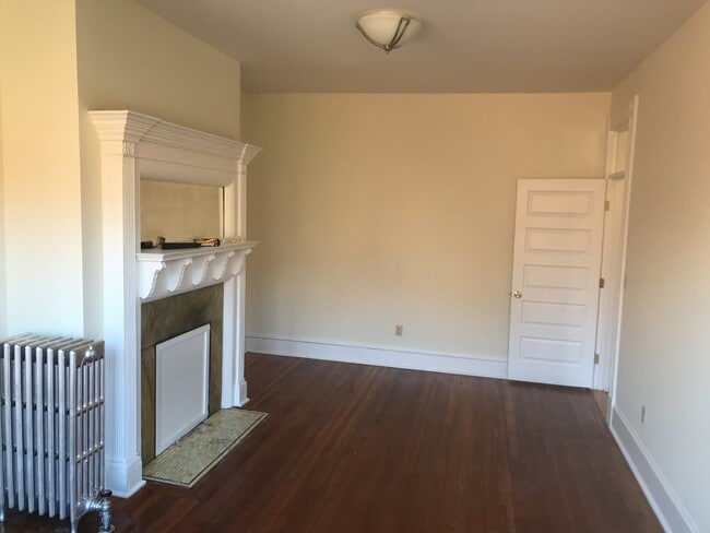 Building Photo - 1469 Beacon St Unit 1 Rental