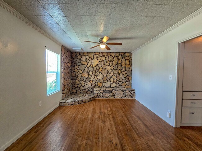 Photo - Cute 2 bedroom & 1 bath Home in Shawnee!