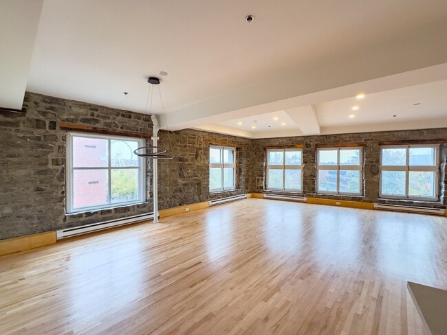 Photo - 36 Rue Saint-Paul E Unit 300