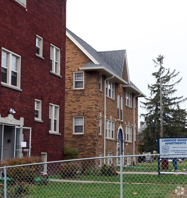 Photo - Linwood Manor