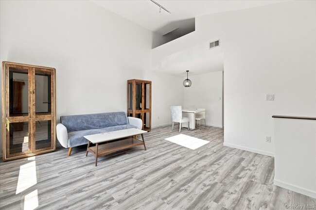 Photo - 537 E Broadway Unit 201