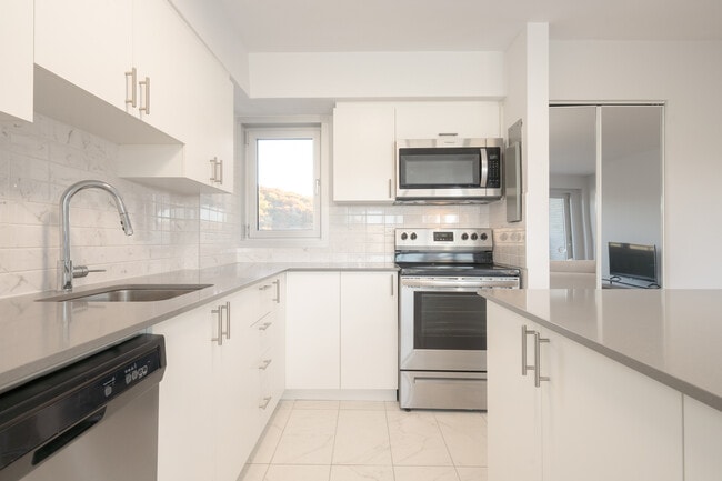 Building Photo - Le Hill-Park