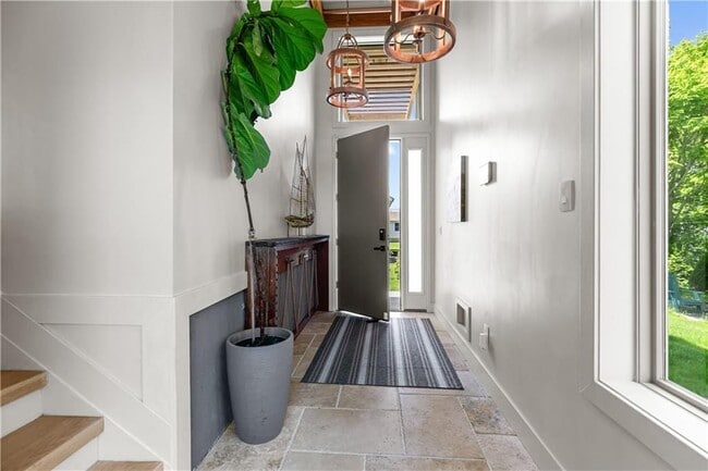 82 Ellery Rd