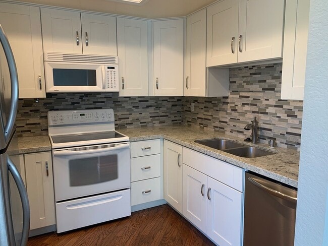 Photo - Upgraded 2bdrm in Mission Viejo Unit 104