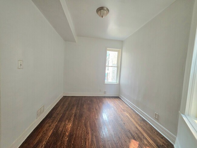 Photo - 4235 W Wilcox St Unit 1