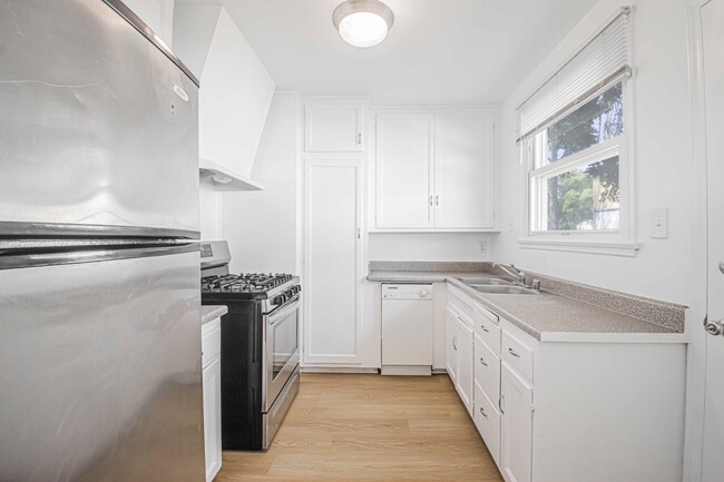 Photo - 5844.5 W 88th St Unit 5844.5