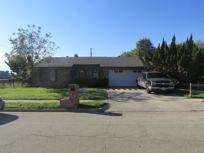 Building Photo - 1612 Arkansas Ave Rental