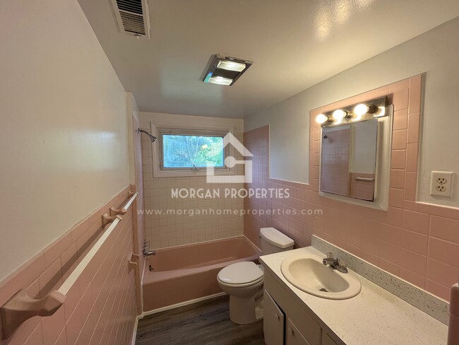 Photo - 619 Woodlawn Dr