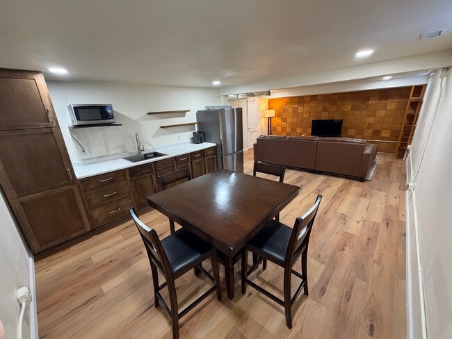 Building Photo - 1716 S Grange Ave Unit Grange Ave