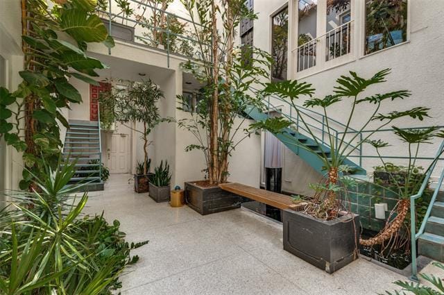 Building Photo - 3730 Holland Ave Unit 6F Rental