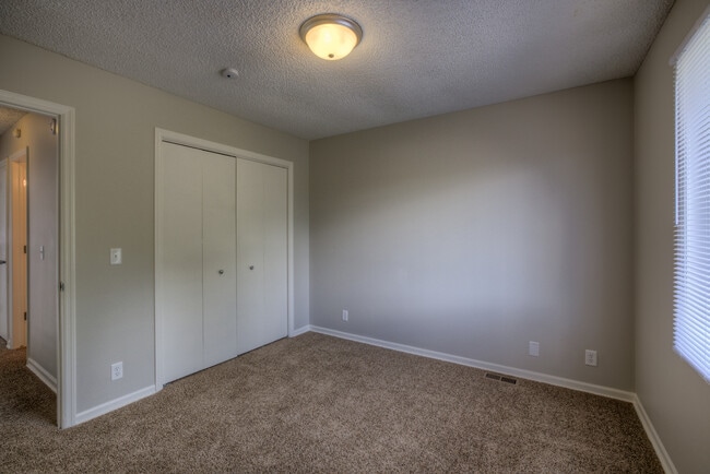 Photo - Convenient location! Side Split in Western Omaha.
