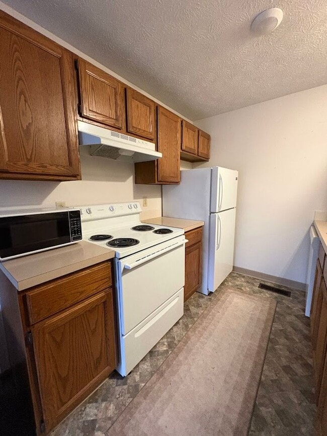 Photo - 4646 Castlebar St NW Unit 4648