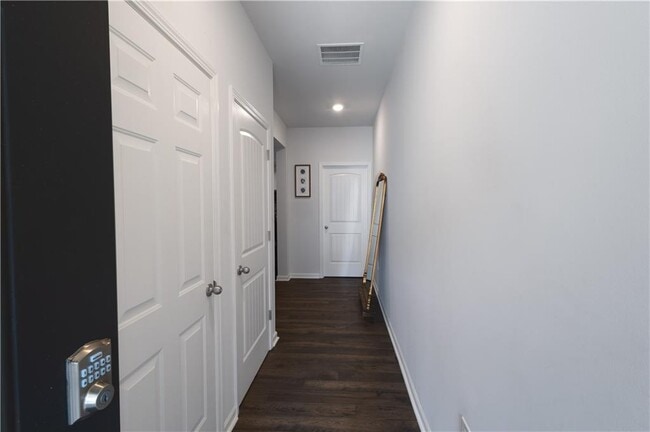 Photo - 381 Stoneybrook Dr