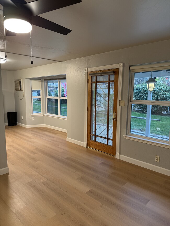 Photo - 1000 Figueroa St