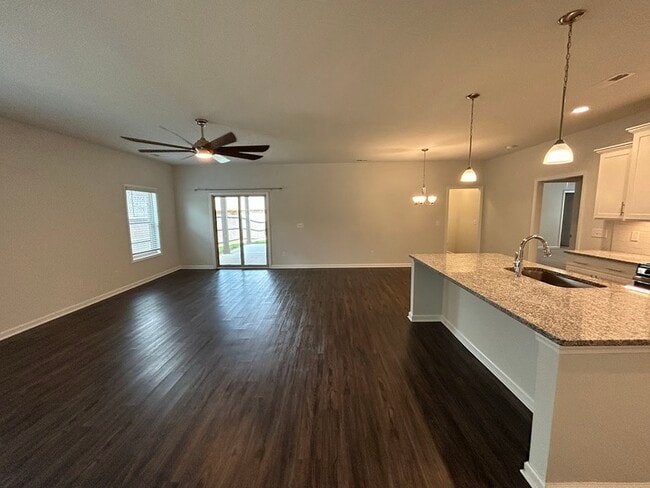 Photo - 115 Pomelo St