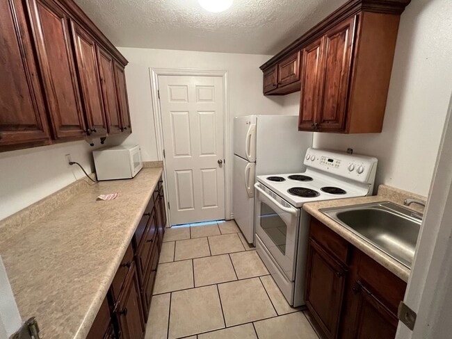 Photo - College Ave - 163 Unidad 163 - Basement