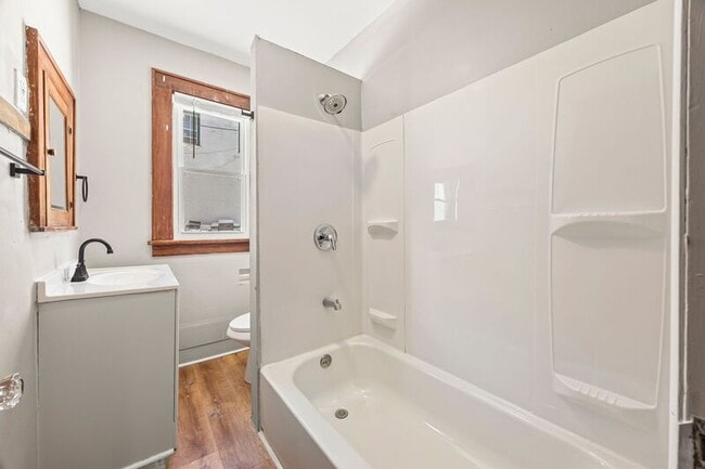 Photo - 16-18 Hillendale St Unit 18 Hillendale St