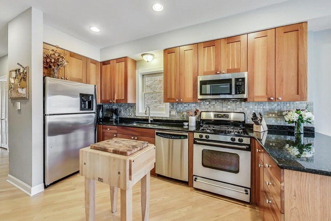 Photo - 2627 W Belmont Ave Unit 3