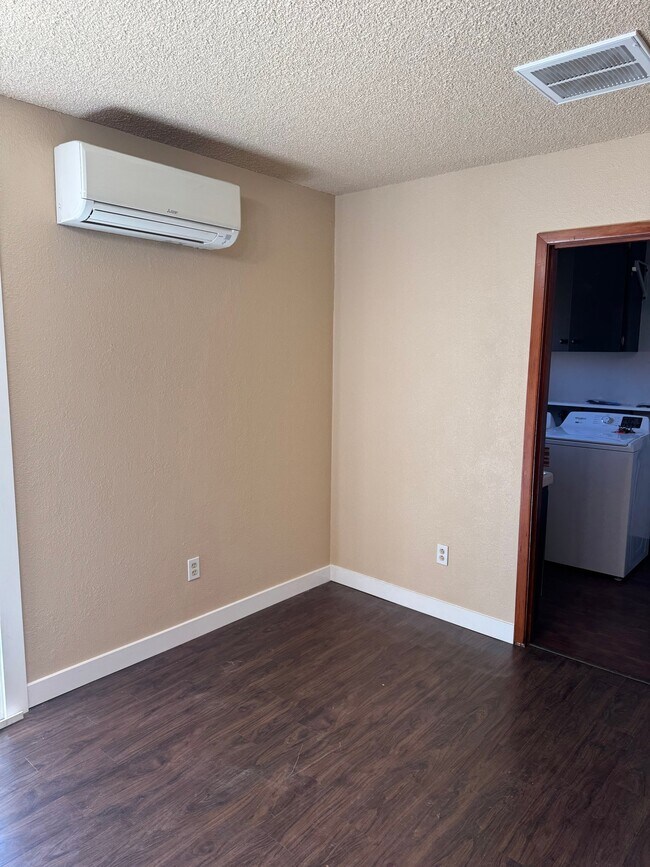 Photo - 9811 NE 152nd Ave