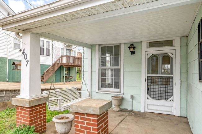 Photo - Cozy 2 Bedroom Downtown Home Available!