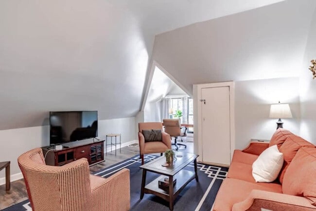 Photo - 57 N Ann St Unidad ID1043453P