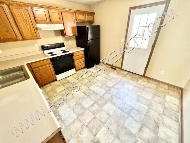 Photo - Spacious Gardner Duplex-Available in NOVEM...