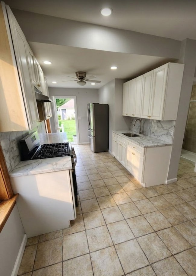 Photo - 202 W 4th Ave