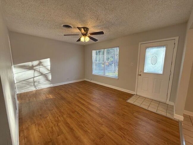 Photo - Gulf Breeze - 3 bedroom, 2 bathroom