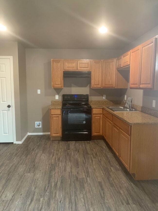 2809 E 2nd St Unidad 2