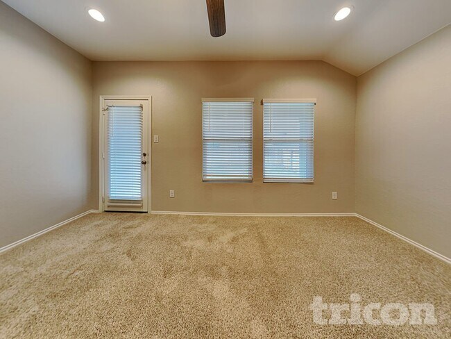 Photo - 1016 Adler Way
