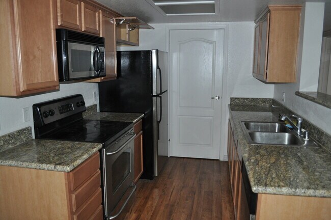 Photo - 2 Bedroom 1 Bath Condo in Il Palio Complex... Unidad 121