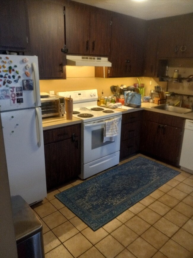 Building Photo - 566 Washington St Unit 1