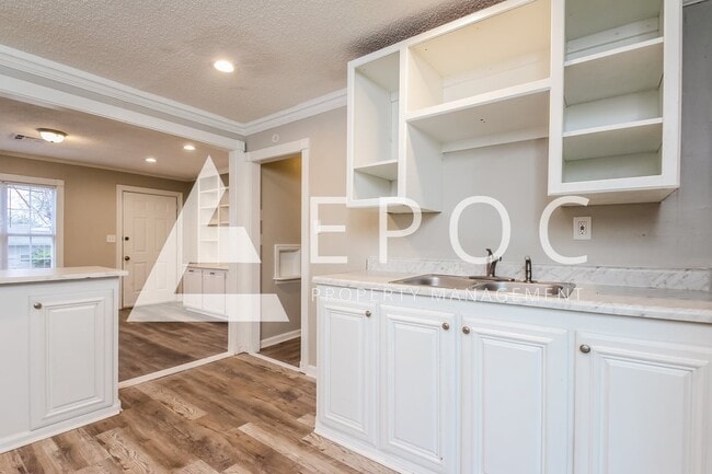 Photo - 1252 N Braden Ave