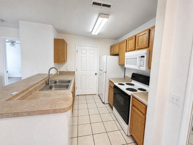 Photo - 4850 51st St W