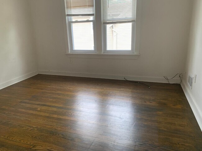 Building Photo - 207 N Prospect Rd