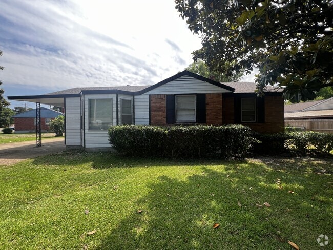 Building Photo - 1023 N Mendenhall Rd Rental