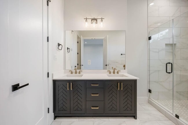 Building Photo - 6119 Campo Vista Dr