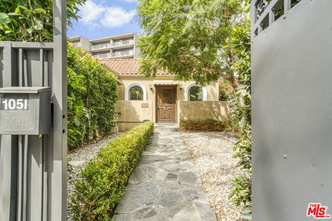 Photo - 1051 S Stanley Ave